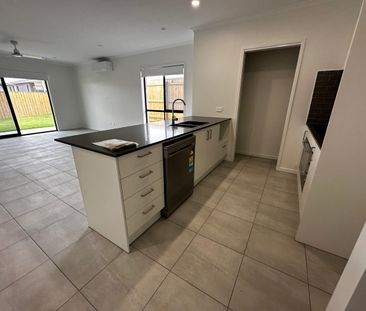 Family Home - Photo 4