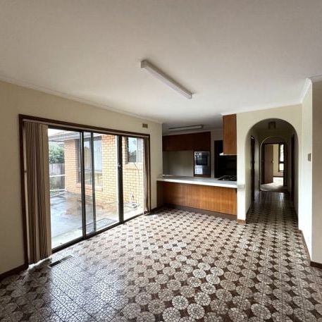 Large place to call home - Photo 1