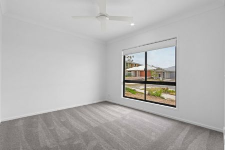 16 Redberry Crescent, Morayfield QLD, Belconnen - Photo 4