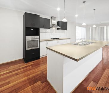 Three Bedroom Family Home in Rose Grange Estate in Tarneit - Photo 2