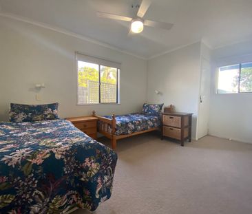 Fully Furnished Beachfront Retreat in Currimundi! - Photo 6