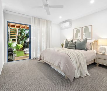 Contemporary lifestyle haven just a stone's throw to the beach - Photo 4