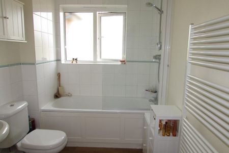 Boulters Court - Photo 4