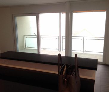 Moderne 2.5-Zimmer-Wohnung in Rafz - Photo 2