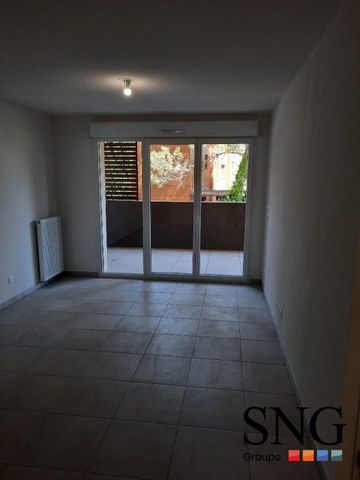 T2 AVEC LOGGIA ET PARKING COUVERT - Photo 5