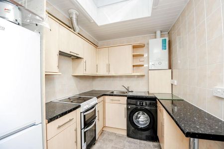 3 bedroom flat to rent - Photo 5