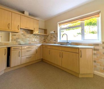 2 bedroom bungalow to rent - Photo 1