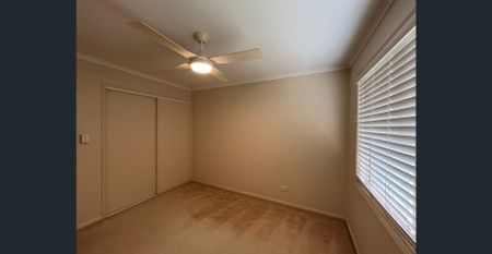 Spacious Family Home – 80 Gainsborough Avenue, Mackenzie QLD 4156 - Photo 4