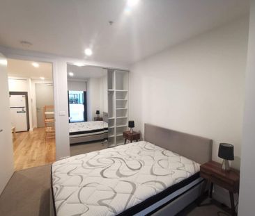 Great Location One Bedroom furnished apartment - Photo 3