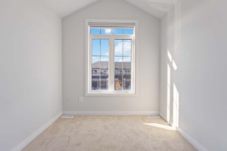 For Lease - 34 Keenan Street, Kawartha Lakes, Ontario - Photo 3