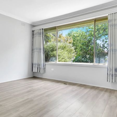 Modern Comfort in a Convenient Noble Park Location - Photo 2