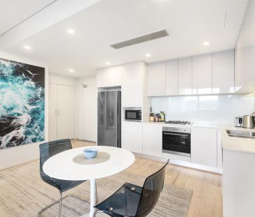 Furnished (3 month lease) - Modern Apartment in the Heart of Brookvale - Photo 2