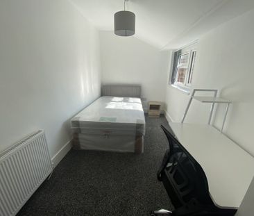 To Let: Meath Street, Middlesbrough, TS1 4RY. - Photo 3