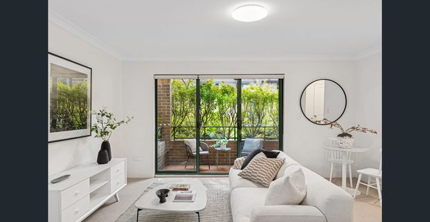 Urban Comfort and Style in the Heart of Chippendale - Photo 1