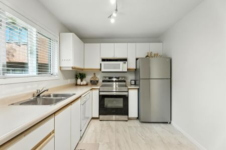 For Lease - 49 Southbank Drive Unit# 10, Bracebridge, Ontario - Photo 5