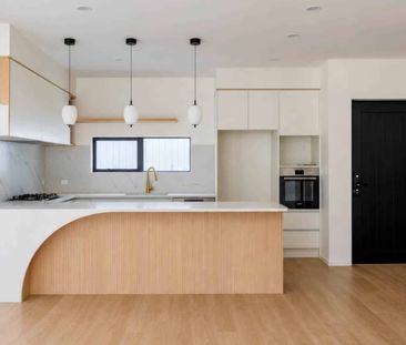 Contemporary Organic Minimalism – A Stylish Ne... - Photo 4