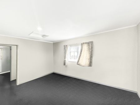 Charming 2-Bedroom Home in Mangere East, Manukau – $530/Week - Photo 4
