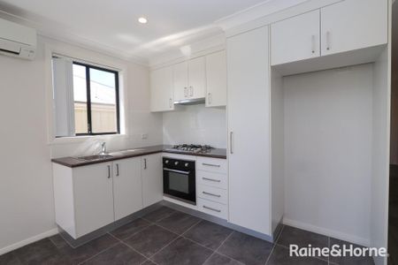 Separate Granny Flat with Air Conditioning- Available 29.12.2025 - Photo 4