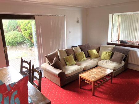 6 bedroom detached house to rent - Photo 2