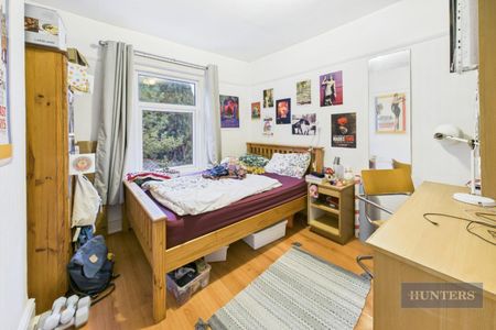 4 bedroom House To Let - Photo 5