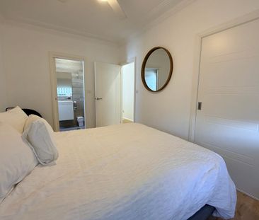 Spacious Three-Bedroom Home with Pool & Sunroom - Photo 4