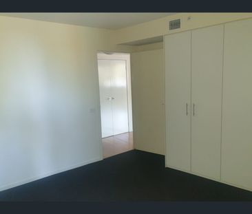 6/4 Mason Street, Newport, Vic 3015 - Photo 6