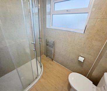 4 bedroom end of terrace house to rent - Photo 6