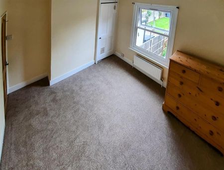 2 bedroom terraced house to rent - Photo 4