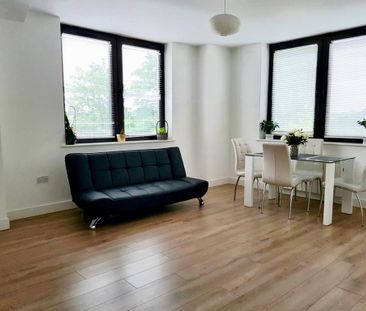 2 bedroom flat to rent - Photo 1