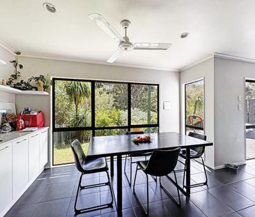 17 Soldiers Bay Place, Birkenhead - Photo 2