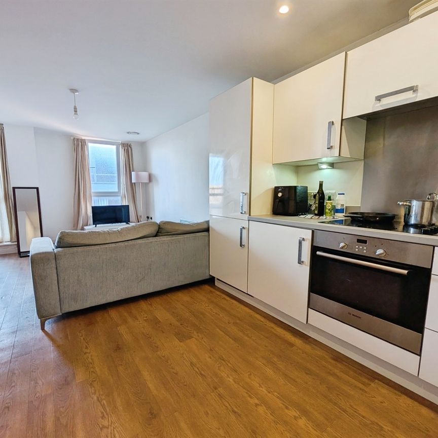 Empress Heights, SO14 - Photo 1