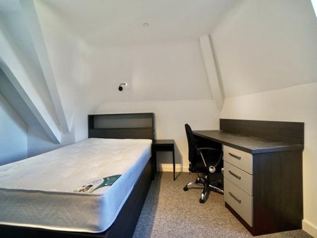 Apartment 7 207 High Street - Photo 5