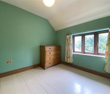 4 bedroom semi-detached house to rent - Photo 4
