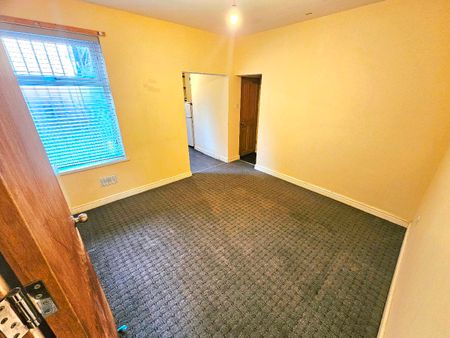 Broom Lane, Levenshulme, Manchester, M19 - Photo 2