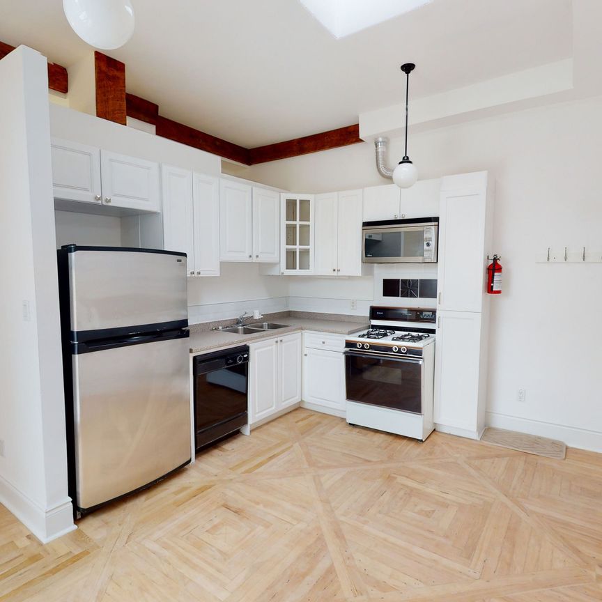 For Lease - 1152 Gerrard Street Unit# 213, Toronto, Ontario - Photo 1