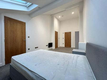 1 bedroom in a flat share to rent - Photo 3