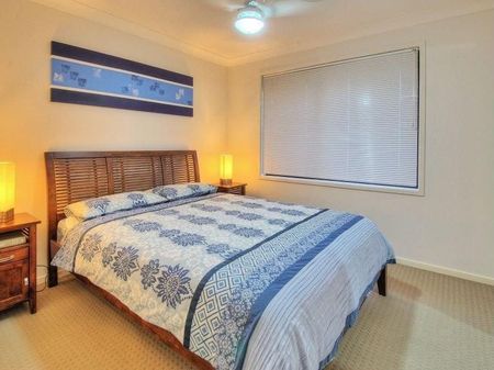 Stunning Family Home in Forest Lake - 33 Brushwood Circuit - Photo 5