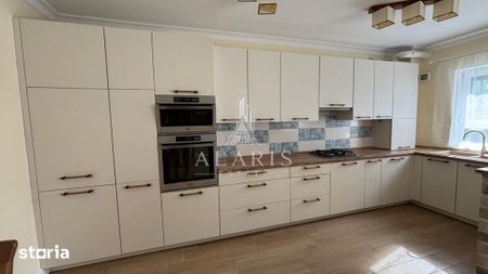 Apartament cu 4 camere, grădină proprie, Ghiroda - Fotografie 4