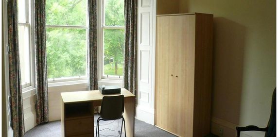 single room for rent in Marchmont - Photo 2