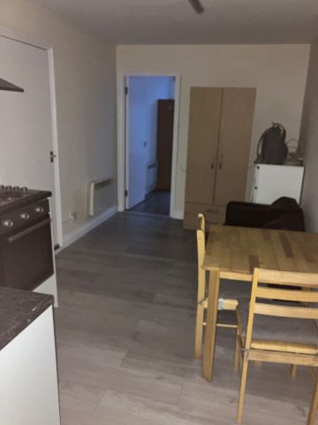 1 Bed Flat, Forest Road, E17 - Photo 5