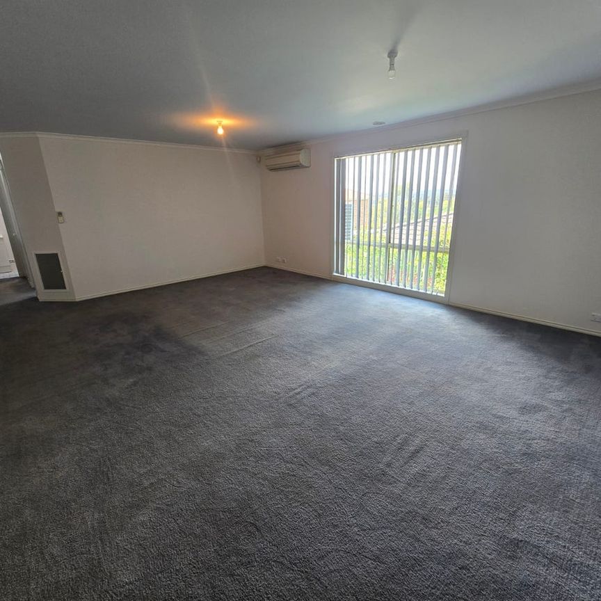 3 Bedroom Townhouse - Available Now - Photo 1