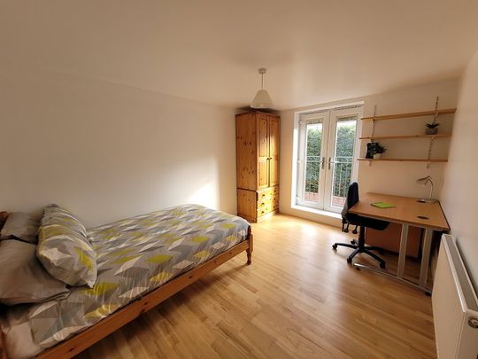 Room 2 Available, 12 Bedroom House, Willowbank Mews – Student Accommodation Coventry - Photo 1