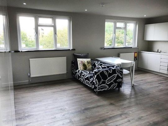 Studio to rent - Photo 1