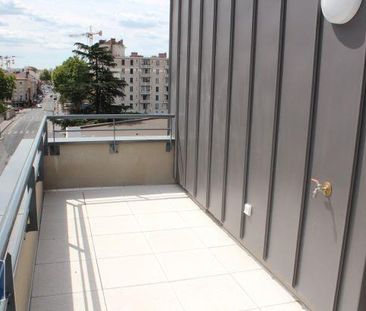 Location Appartement 1 pièce 30m² LYON 7ème - Photo 6