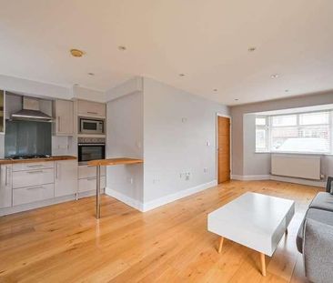 Clavering Road, Aldersbrook, E12 - Photo 1