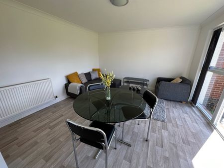 2 Bed Flat, Blanefield Gardens, G13 - Photo 3