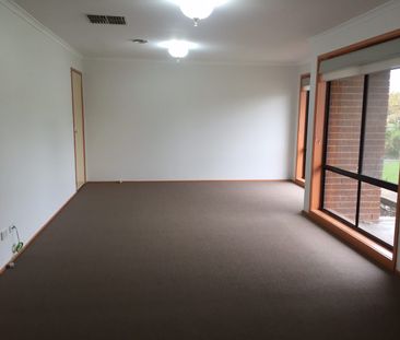 Spacious Family Home! - Photo 2