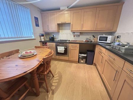 2 bedroom property to rent - Photo 4