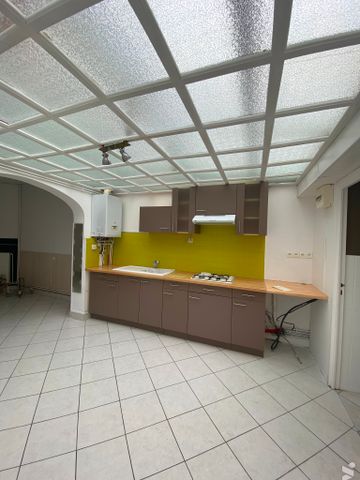 Maison 79 m 2 chambres avec cour et dépendances - Photo 3