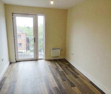 2 bedroom flat to rent - Photo 4